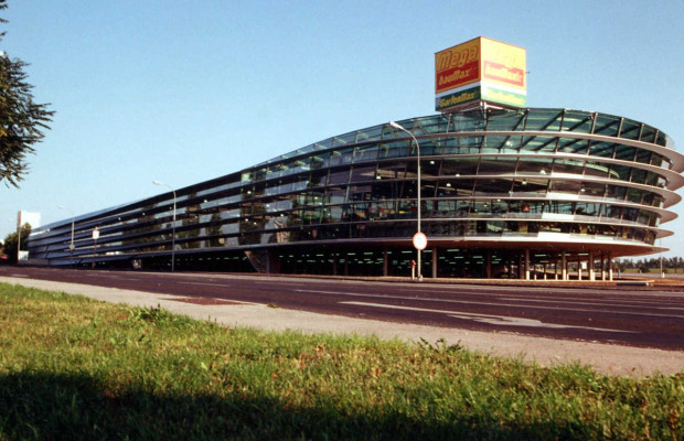 BauMax BauMax - Ein Flaggschiff der Branche geht unter (Bild Markt Schwechat) | ©: BAUMAX 2015