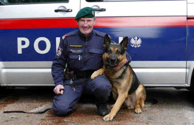 GrInsp Herbert Lindorfer mit Hero GrInsp Herbert Lindorfer mit Hero.