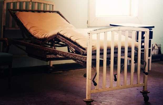 Krankenhausbett