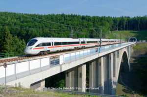 ICE T Baureihe 411 während einer Testfahrt im Thüringer Wald | © Deutsche Bahn AG / Foto: Frank Barteld