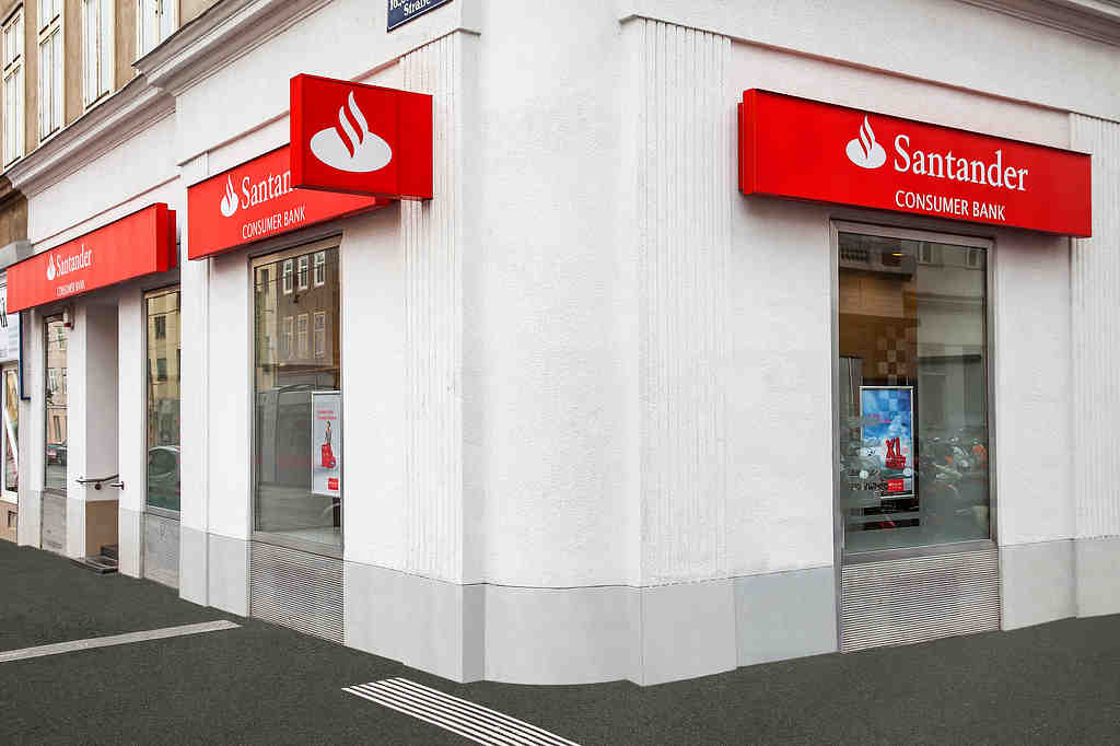 Zielpunkt Insolvenz Santander Bank Setzt Kreditraten Fur Betroffene Mitarbeiter Aus Zeit Im Blick