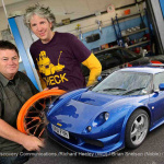 Mike Brewer und Edd China in Wheeler Dealers Staffel 12 mit einem Noble M12 GTO | © Richard Heeley (WD) / Brian Snelson (Noble) / Montage: zib