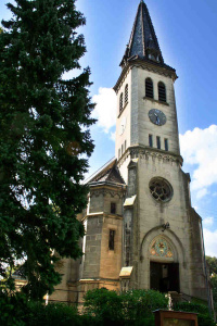 Kirche Weissenbach ad 2007, noch mit einem der uralten Begleiter | © zib