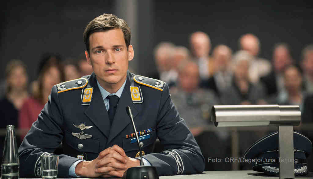 Held oder Mörder? Florian David Fitz als Angeklagter Lars Koch | Foto: ORF/Degeto/Julia Terjung