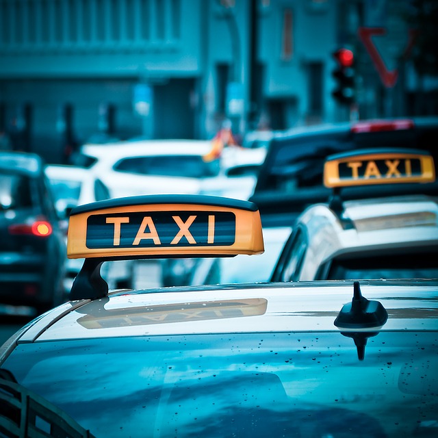 Fixpreis für Taxifahrten und Mietwagen 2021