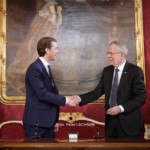 Bundespräsident Alexander Van der Bellen gelobt am am 18. 12. 2017 den neuen Bundeskanzler Sebastian Kurz an. | Foto: Peter LECHNER/HBF / © u. zvg. 2017 Österreichische Präsidentschaftskanzlei