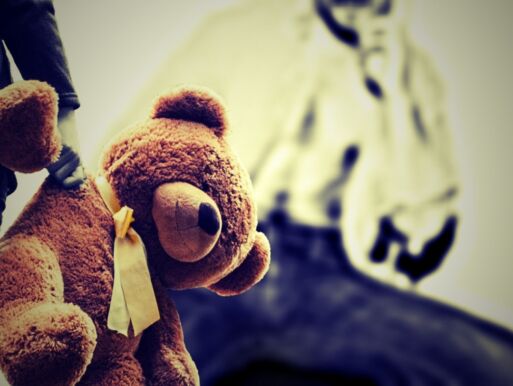 Eine Mutter dreht durch und tötet ihr Baby im Krankenhaus - 2026 dreht selbe Mutter wieder durch