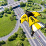 Gelber Engel 2.0 im Einsatz für ÖAMTC-Mitglieder | © iStock/indre Espejord/ollo/Montage: ÖAMTC