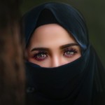 frau 1629462935