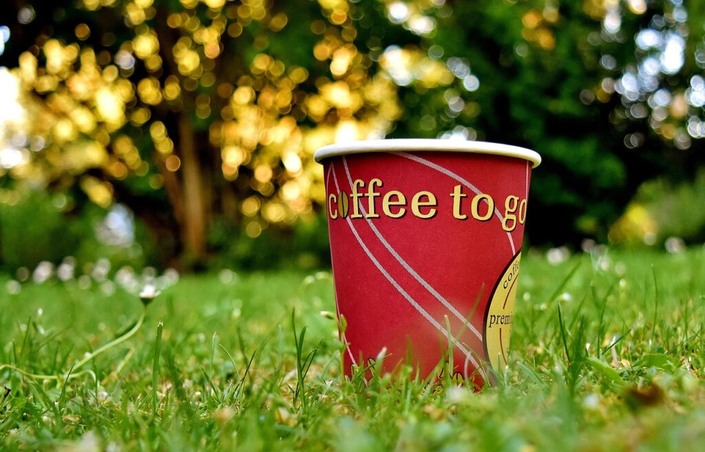 Bild zum Beitrag "Richterin bekam Kaffee ins Gesicht geschüttet - es war aber Scheiße im Kaffeebecher" Kaffeebecher 1748868486