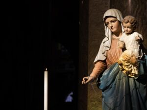 Der Widerstand zu den grausamen Herrschertum scheint geboren