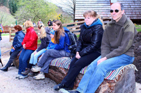 Die ersten Zaun-, äh Baumgäste | Foto: PeterS/foto.selfpublic.at Klammopening 2015