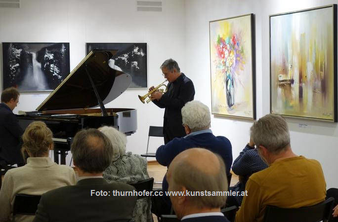 Und schon gestern, Dienstag, verabschiedeten sich Franz Luttenberger (Trompete) und Andreas Sobczyk (Klavier) mit Blues und Boogie! | Foto thurnhofer.cc www.kunstsammler.at Last Christmas