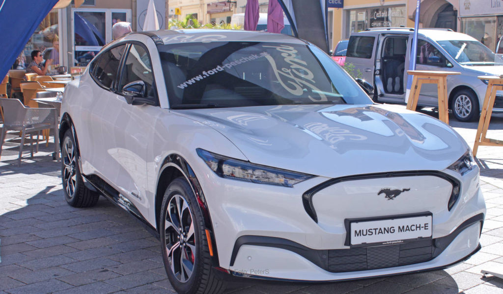 Badener Autoschau 2023 - Ford Mustang Mach E (269 PS, E-Antrieb, Allrad - Messepreis ~ 57.000 ) | Foto: PeterS Badener Autoschau 2023